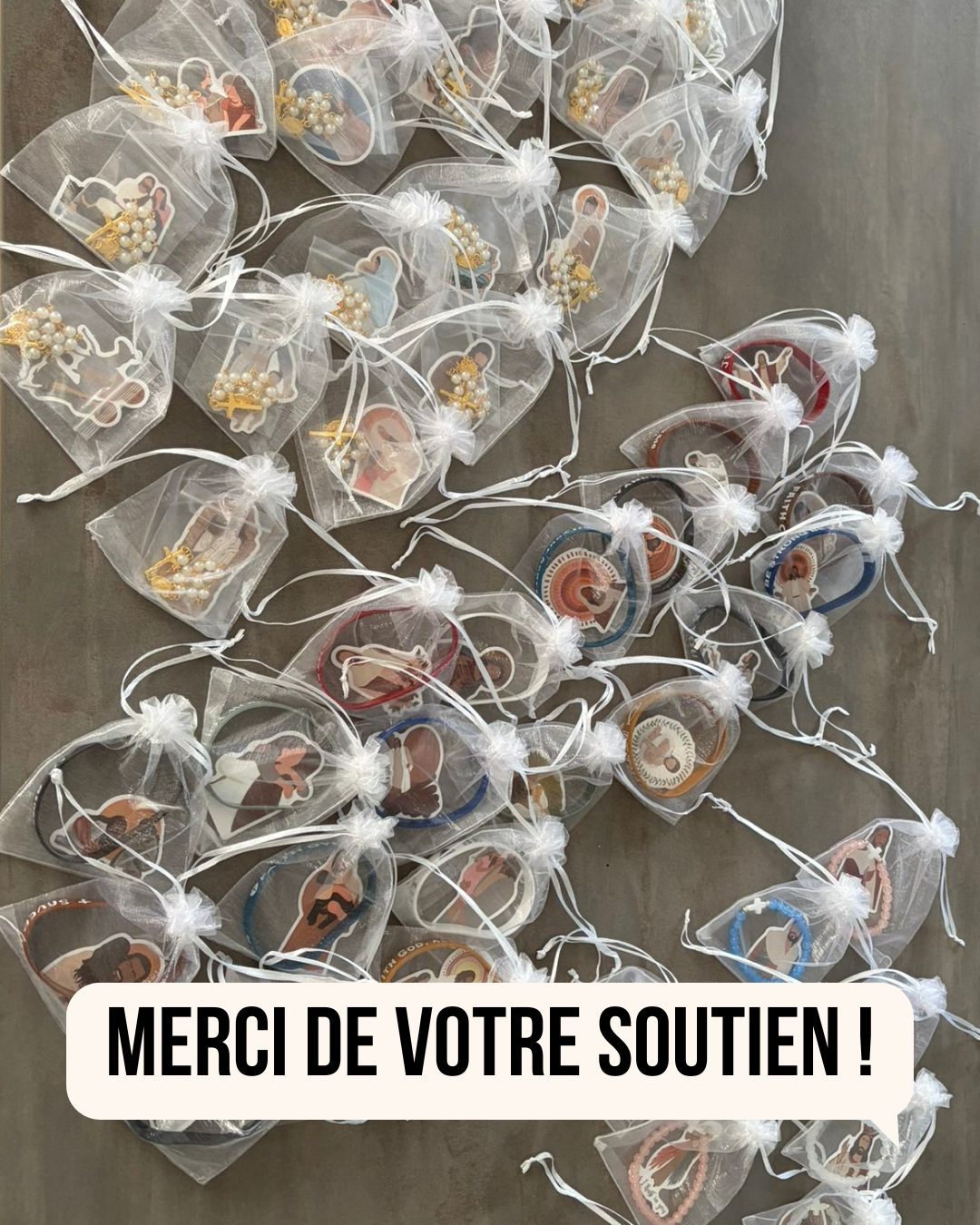 Vente de bracelets et dizainiers à Saint-Quentin
